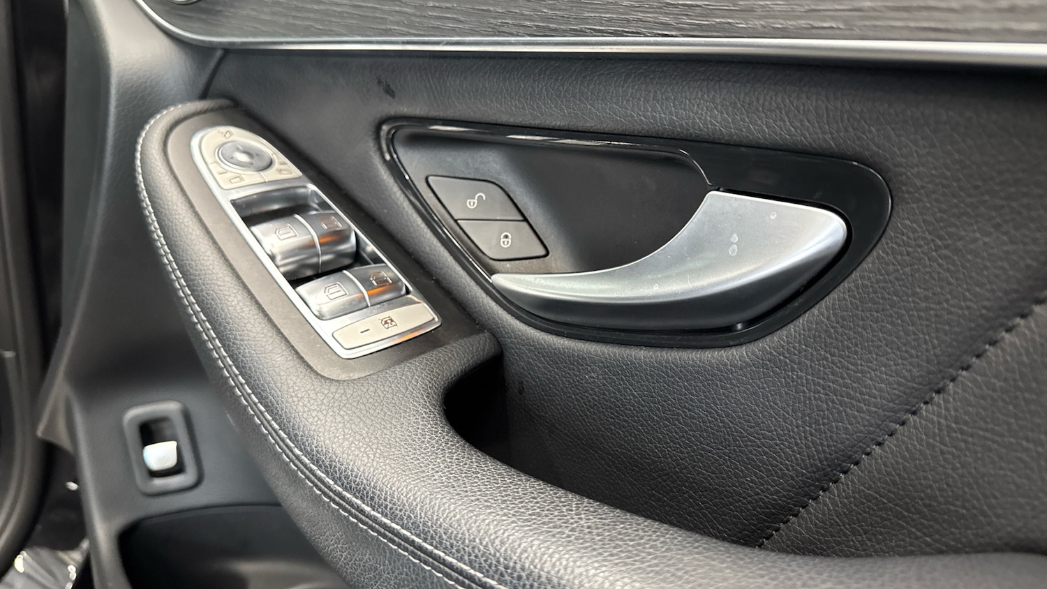 Used Mercedes-Benz GLC 2019 for sale - 76418144: Photo 25