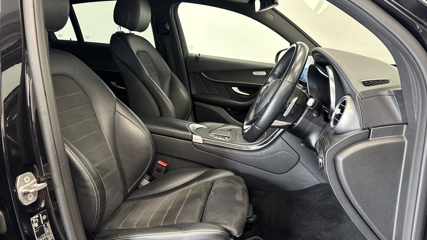 Used Mercedes-Benz GLC 2019 for sale - 76418144: Photo 27