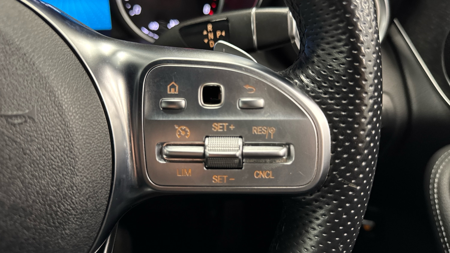 Used Mercedes-Benz GLC 2019 for sale - 76418144: Photo 30