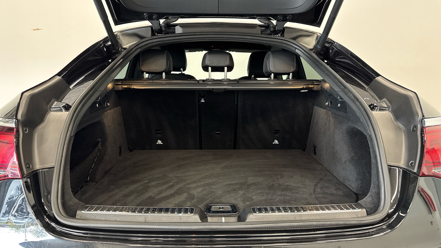 Used Mercedes-Benz GLC 2019 for sale - 76418144: Photo 4