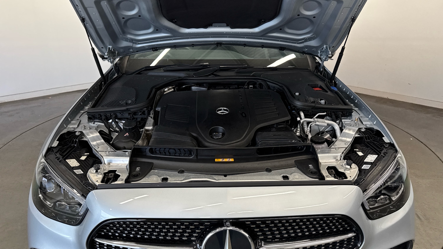 Used Mercedes-Benz E-Class 2023 for sale - 75995675: Photo 8