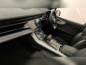 Used Audi Q7 2021 for sale - 76738654: Photo