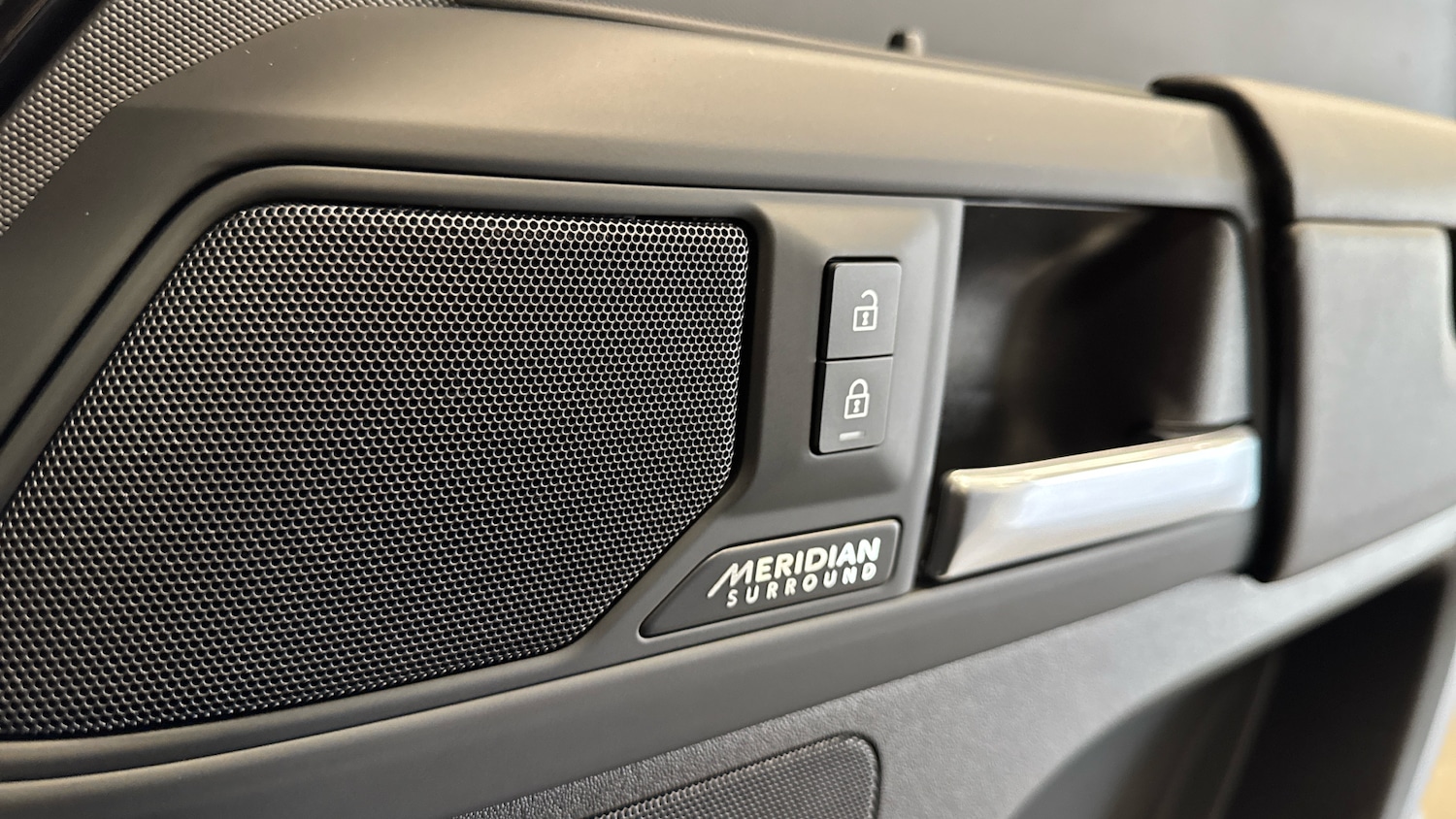 Used Land Rover Defender 2025 for sale - 76413255: Photo 25