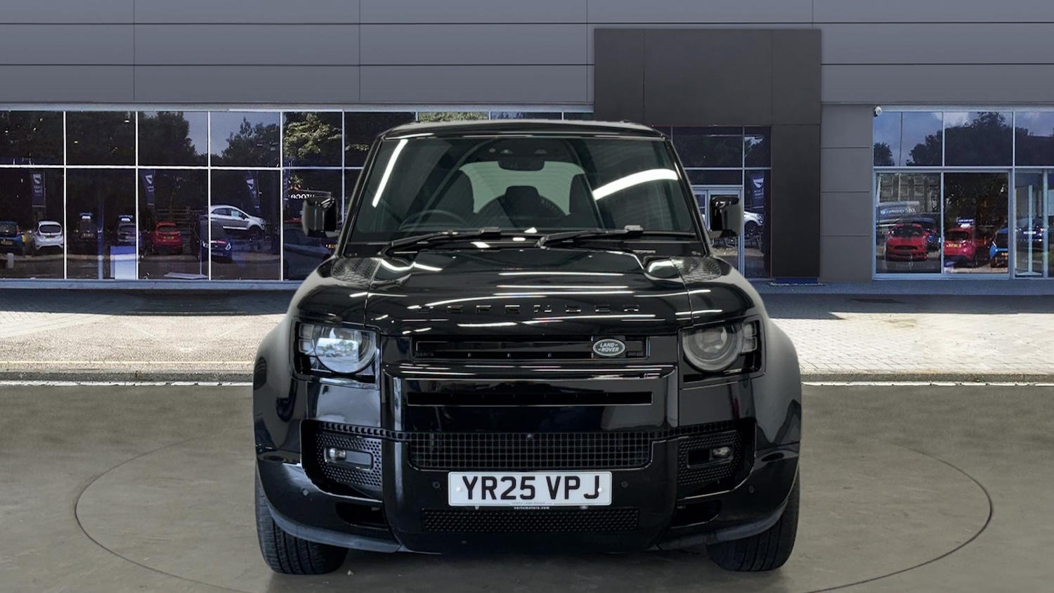 Used Land Rover Defender 2025 for sale - 76413255: Photo 3