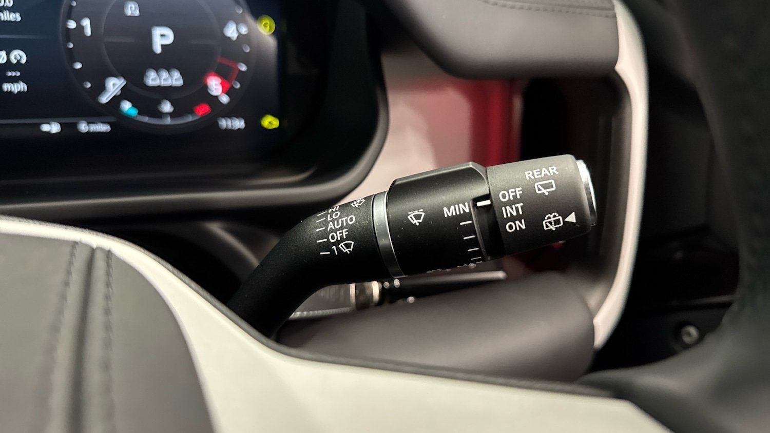 Used Land Rover Defender 2025 for sale - 76413255: Photo 32