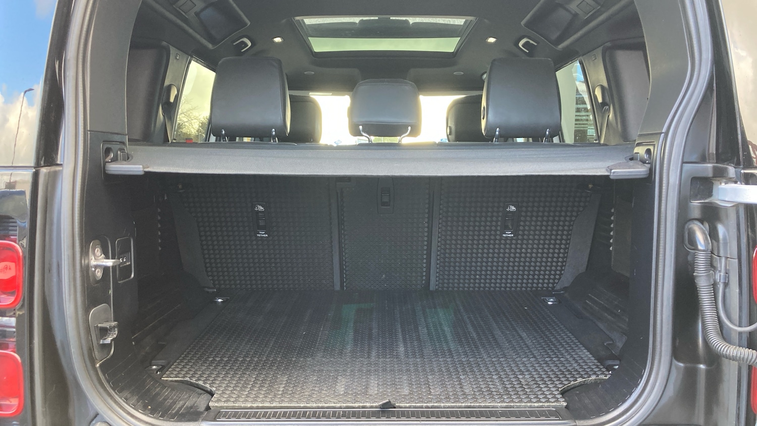 Used Land Rover Defender 2021 for sale - 77353532: Photo 10