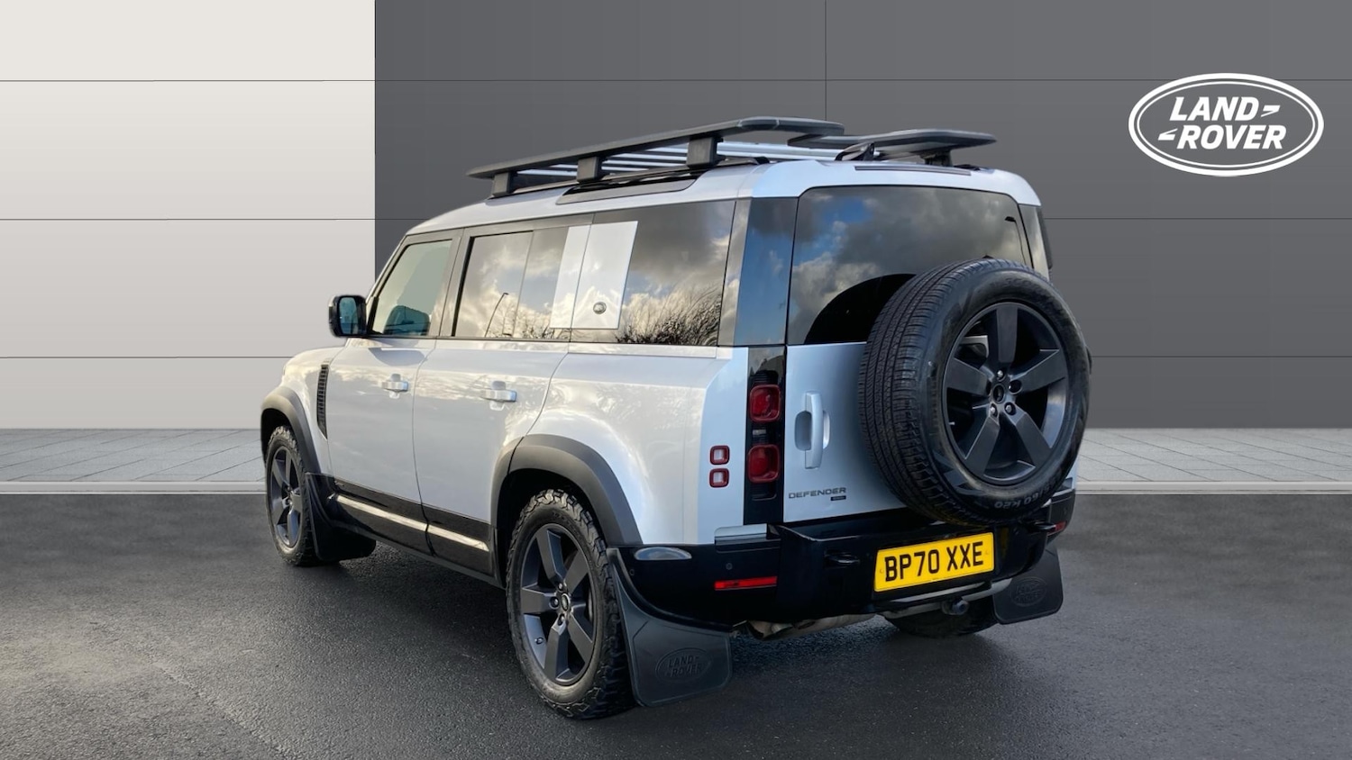 Used Land Rover Defender 2021 for sale - 77353532: Photo 2