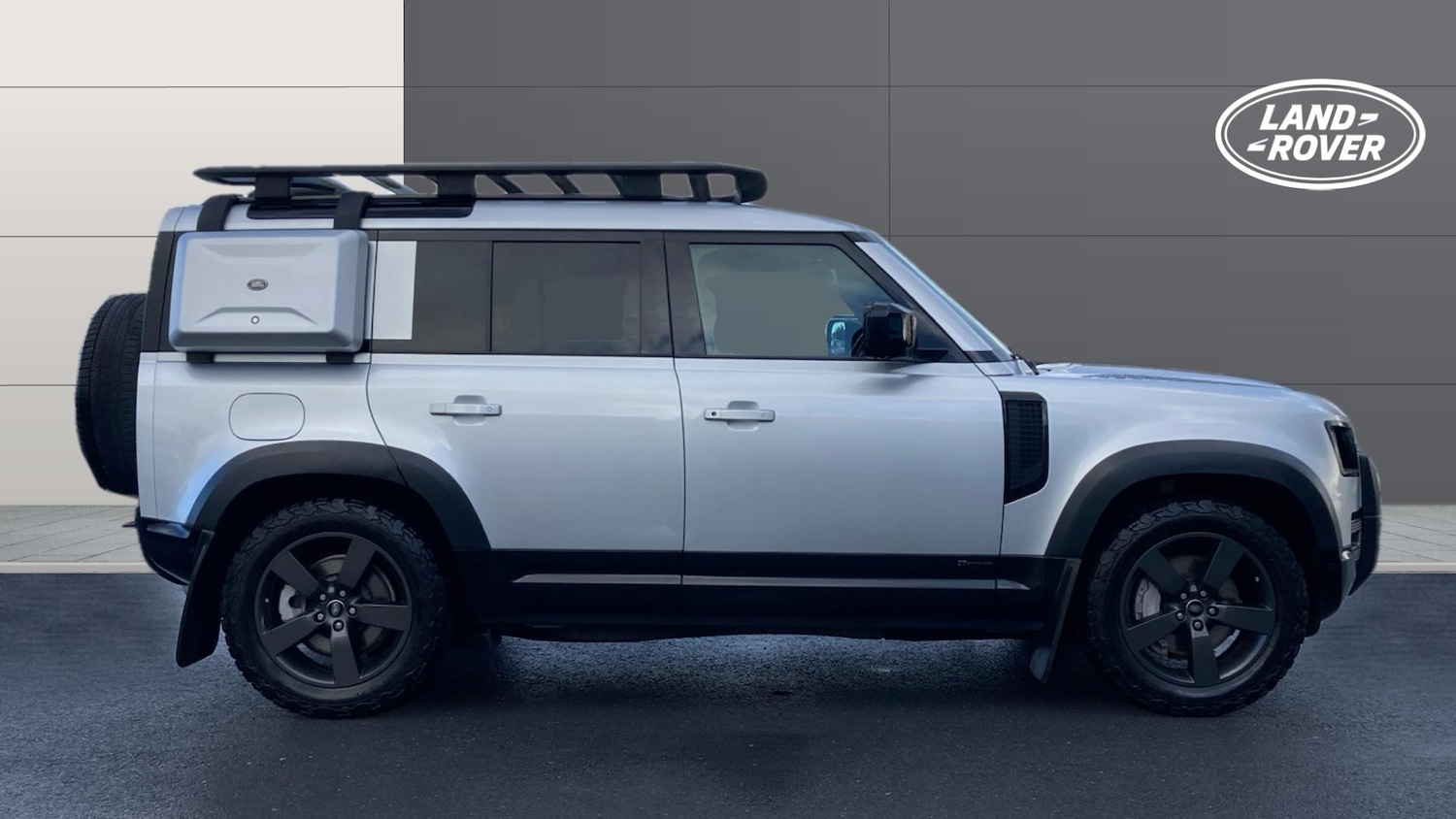 Used Land Rover Defender 2021 for sale - 77353532: Photo 5