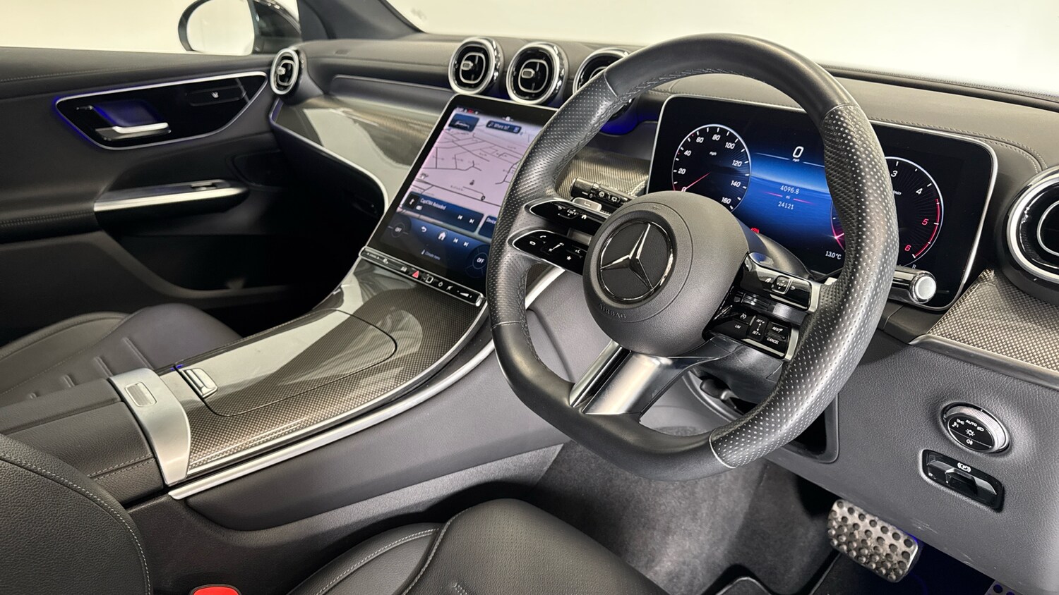 Used Mercedes-Benz GLC 2023 for sale - 78025231: Photo 11