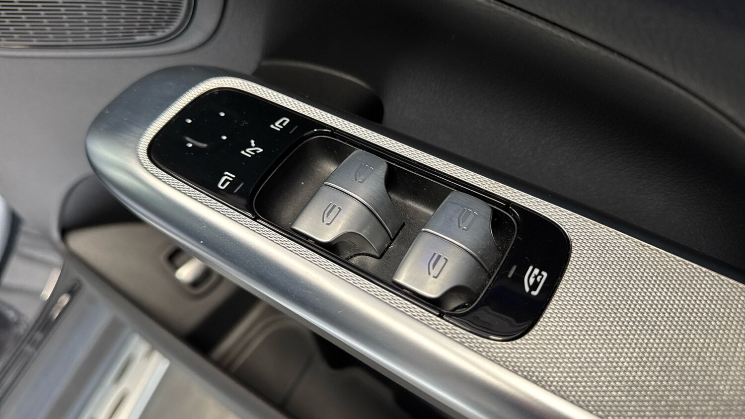 Used Mercedes-Benz GLC 2023 for sale - 78025231: Photo 24