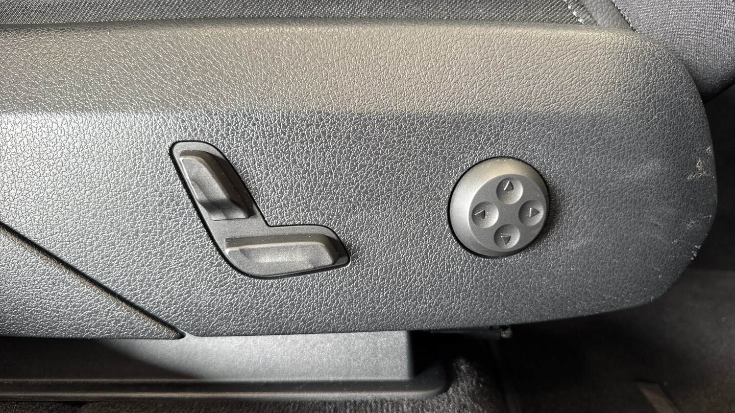 Used Mercedes-Benz GLC 2023 for sale - 78025231: Photo 25