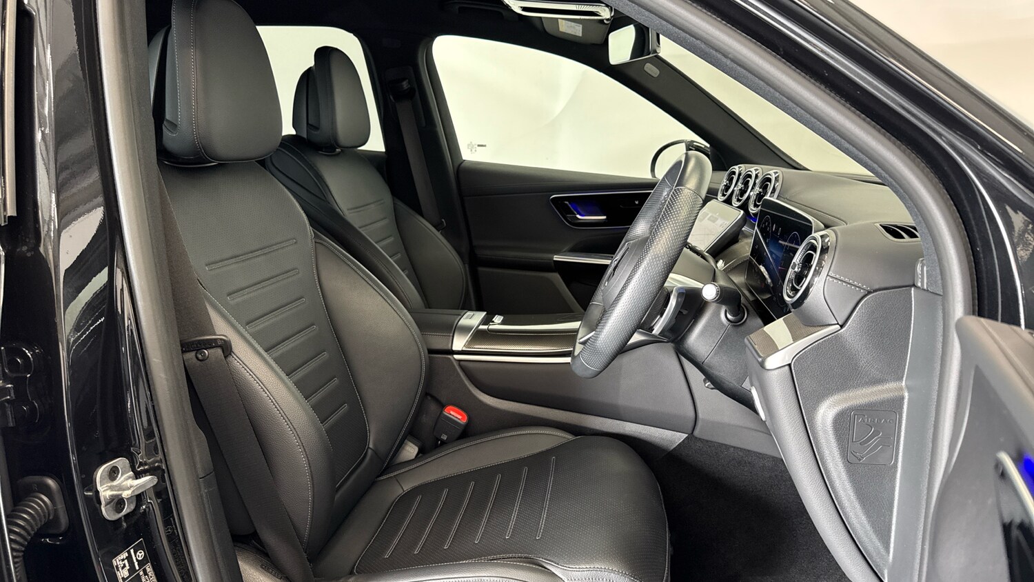 Used Mercedes-Benz GLC 2023 for sale - 78025231: Photo 26