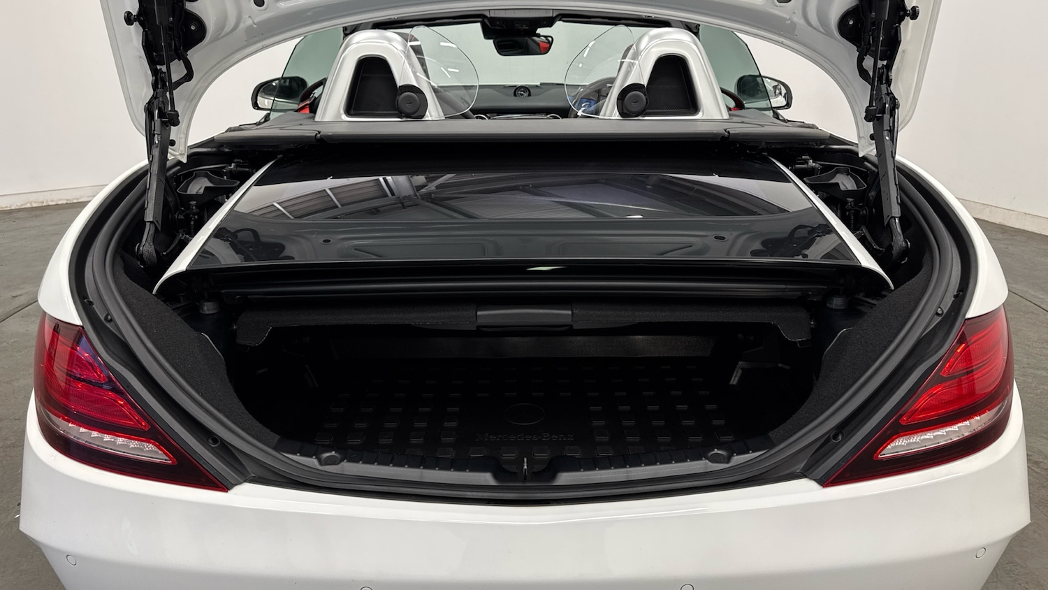 Used Mercedes-Benz SLC 2019 for sale - 76599910: Photo 4