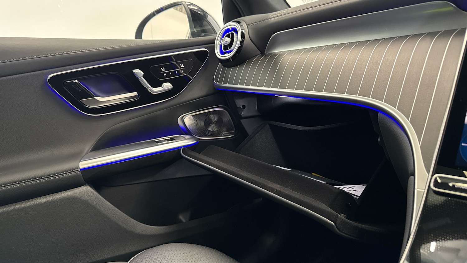 Used Mercedes-Benz GLC 2025 for sale - 78010951: Photo 34