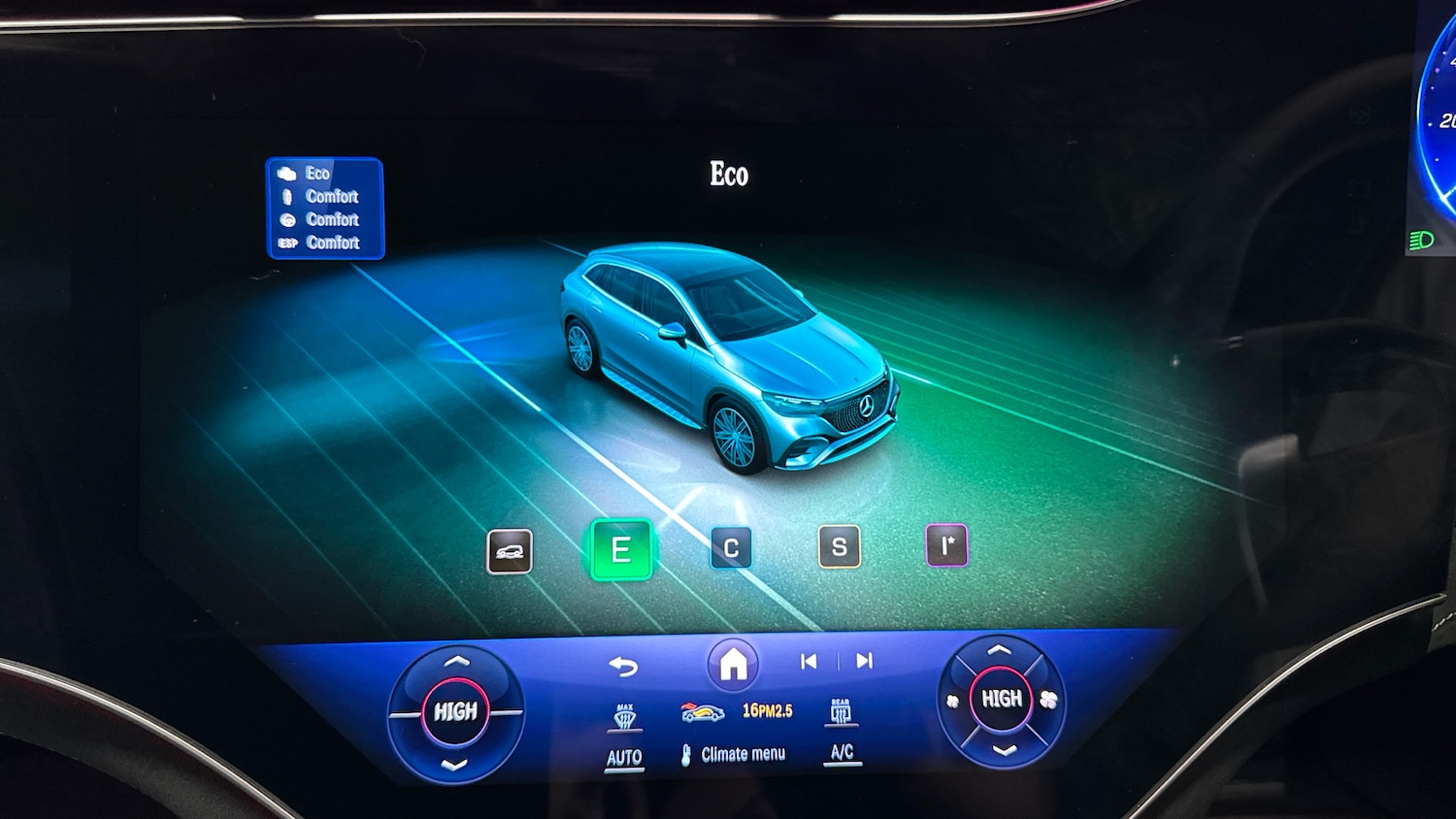 Used Mercedes-Benz EQA 2023 for sale - 78066618: Photo 37