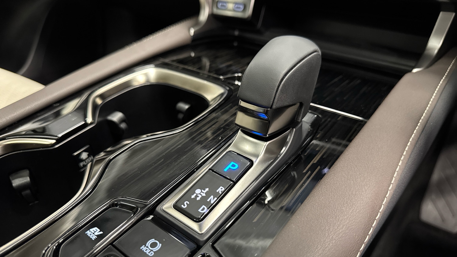 Used Lexus RX 2023 for sale - 77046130: Photo 13