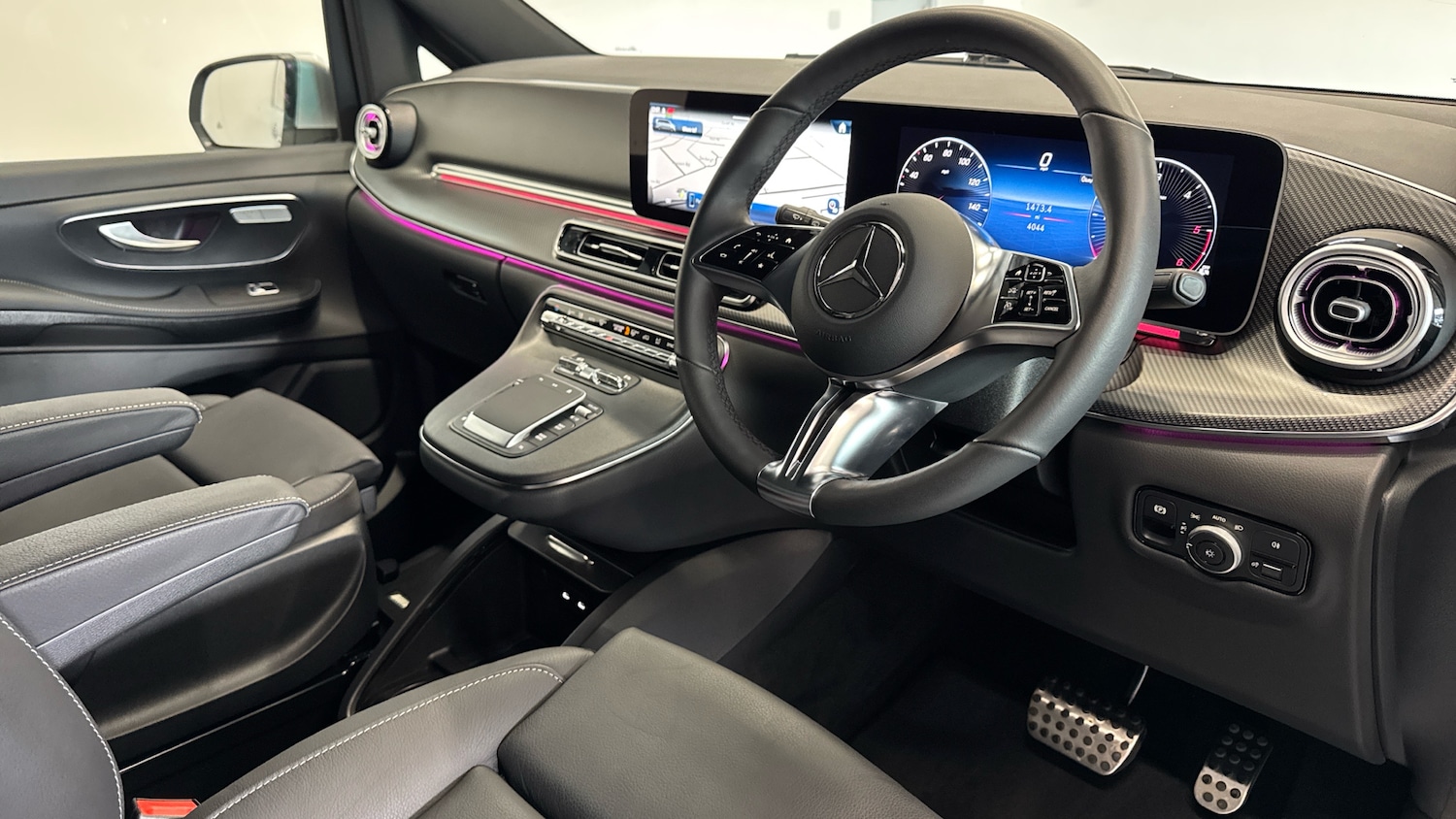 Used Mercedes-Benz V-Class 2025 for sale - 76541709: Photo 11