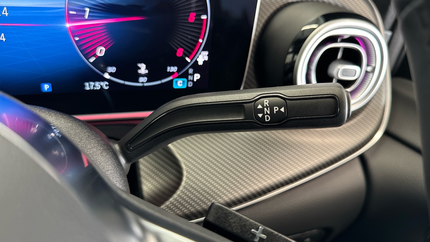 Used Mercedes-Benz V-Class 2025 for sale - 76541709: Photo 13