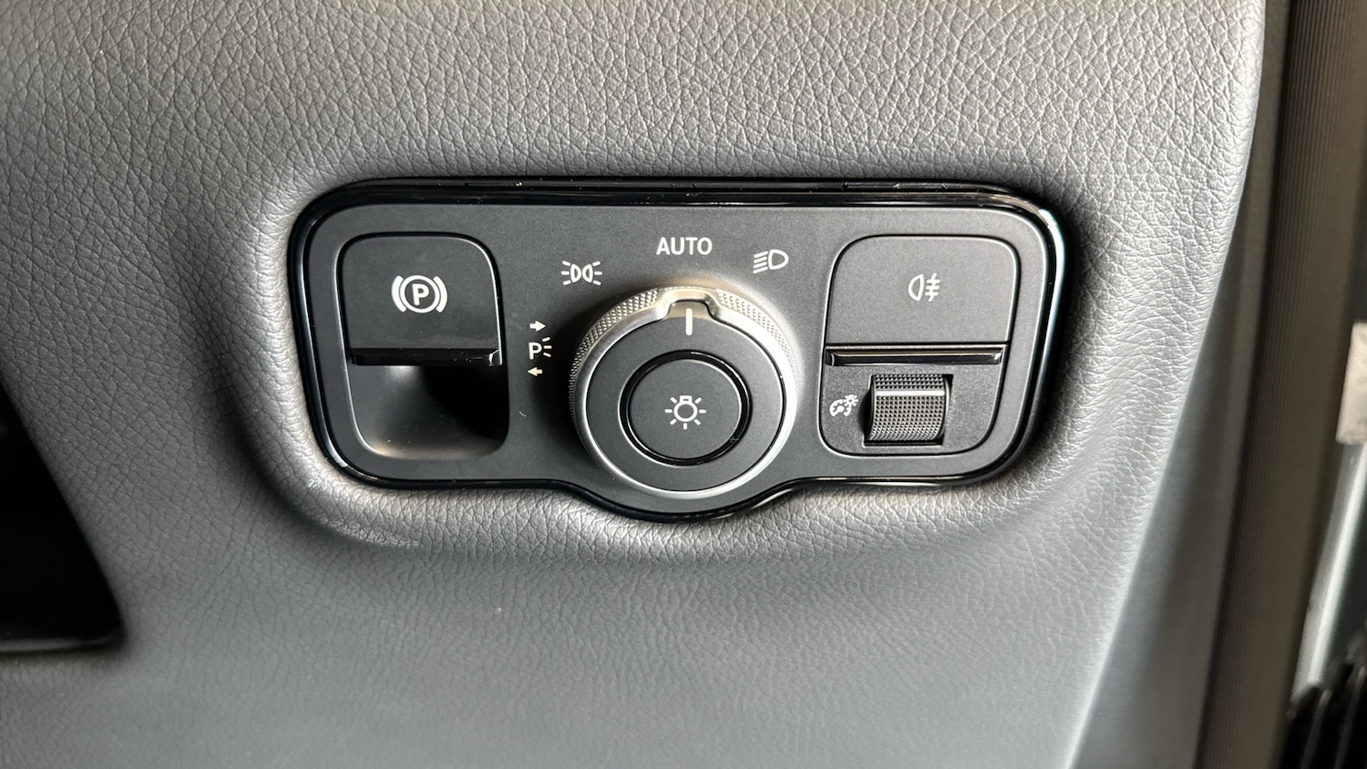 Used Mercedes-Benz V-Class 2025 for sale - 76541709: Photo 24