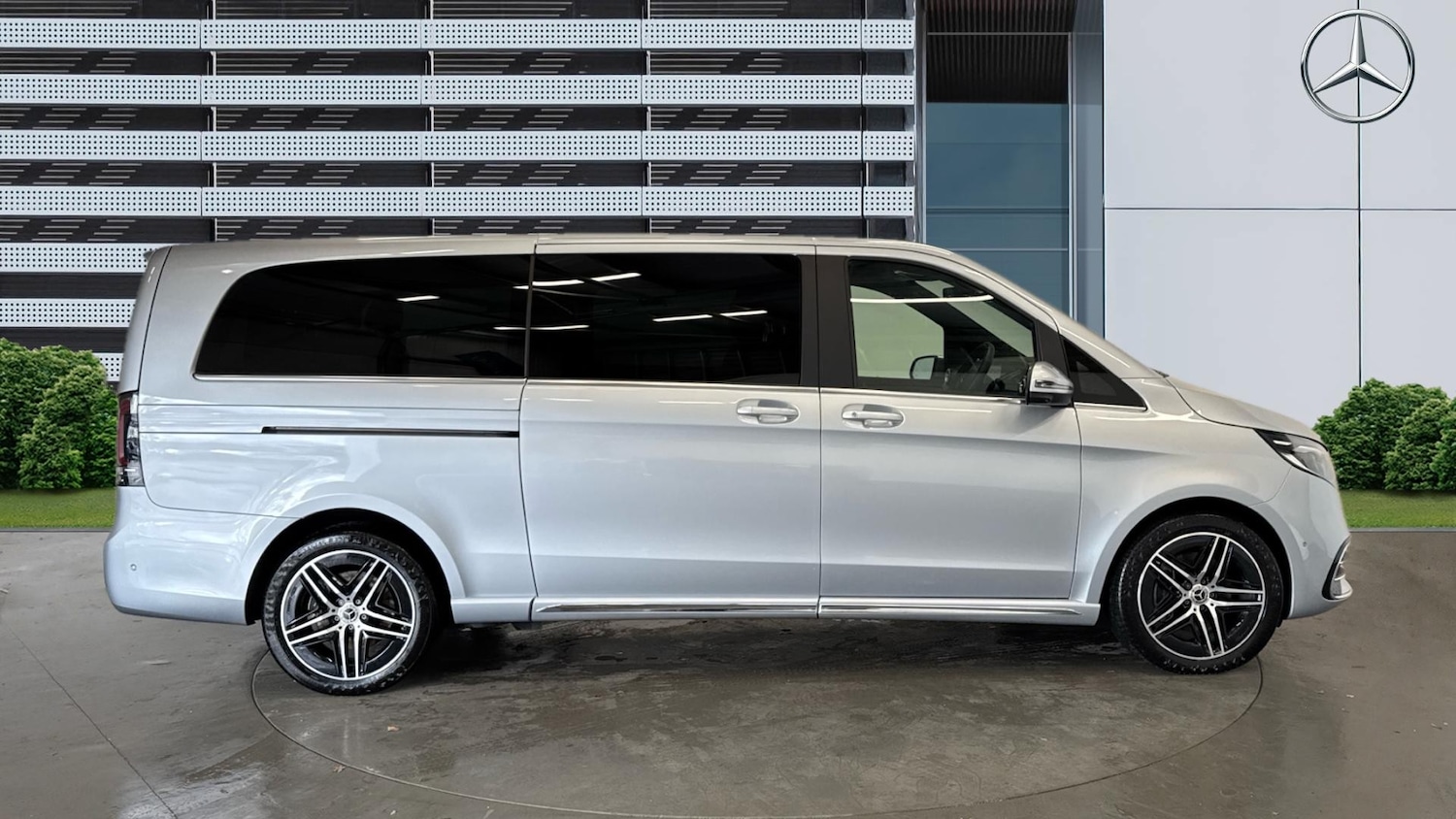 Used Mercedes-Benz V-Class 2025 for sale - 76541709: Photo 5