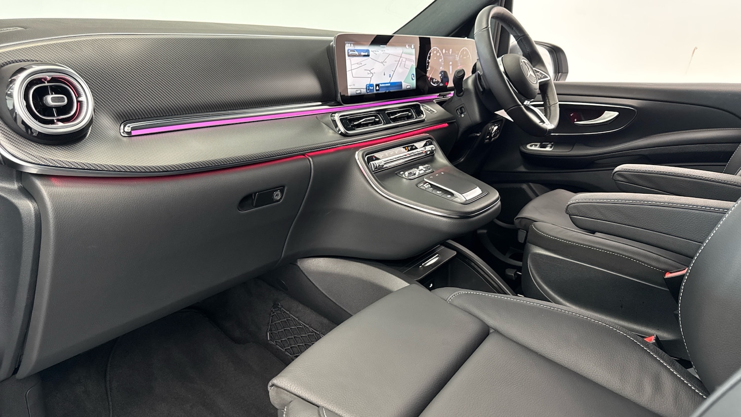 Used Mercedes-Benz V-Class 2025 for sale - 76541709: Photo 9