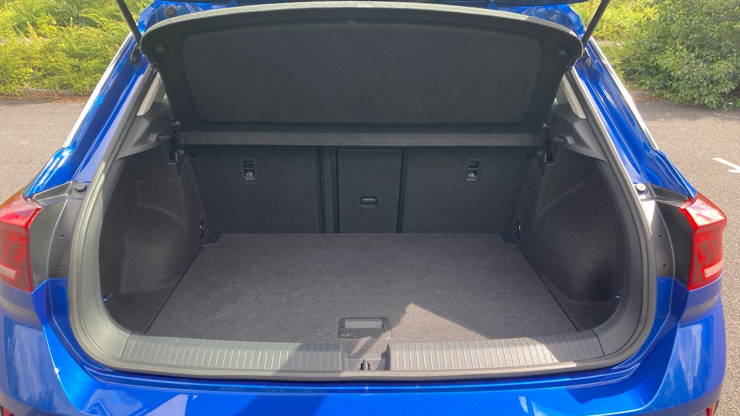 Used Volkswagen T-Roc 2023 for sale - 76159850: Photo 4