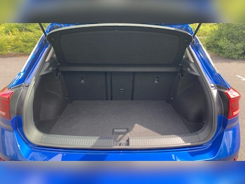 Used Volkswagen T-Roc 2023 for sale - 76159850: Photo