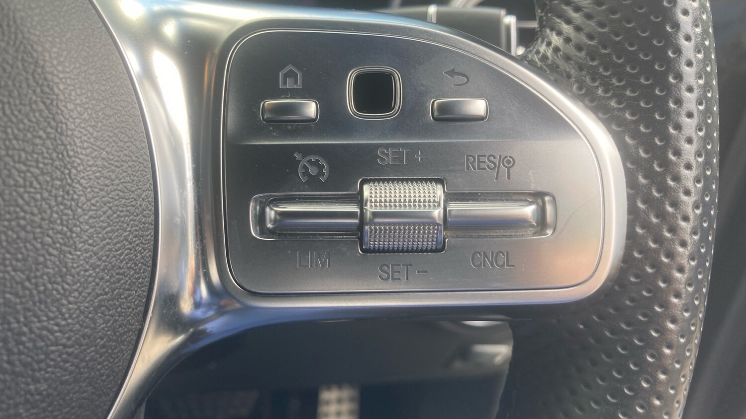 Used Mercedes-Benz GLC 2023 for sale - 76194730: Photo 31