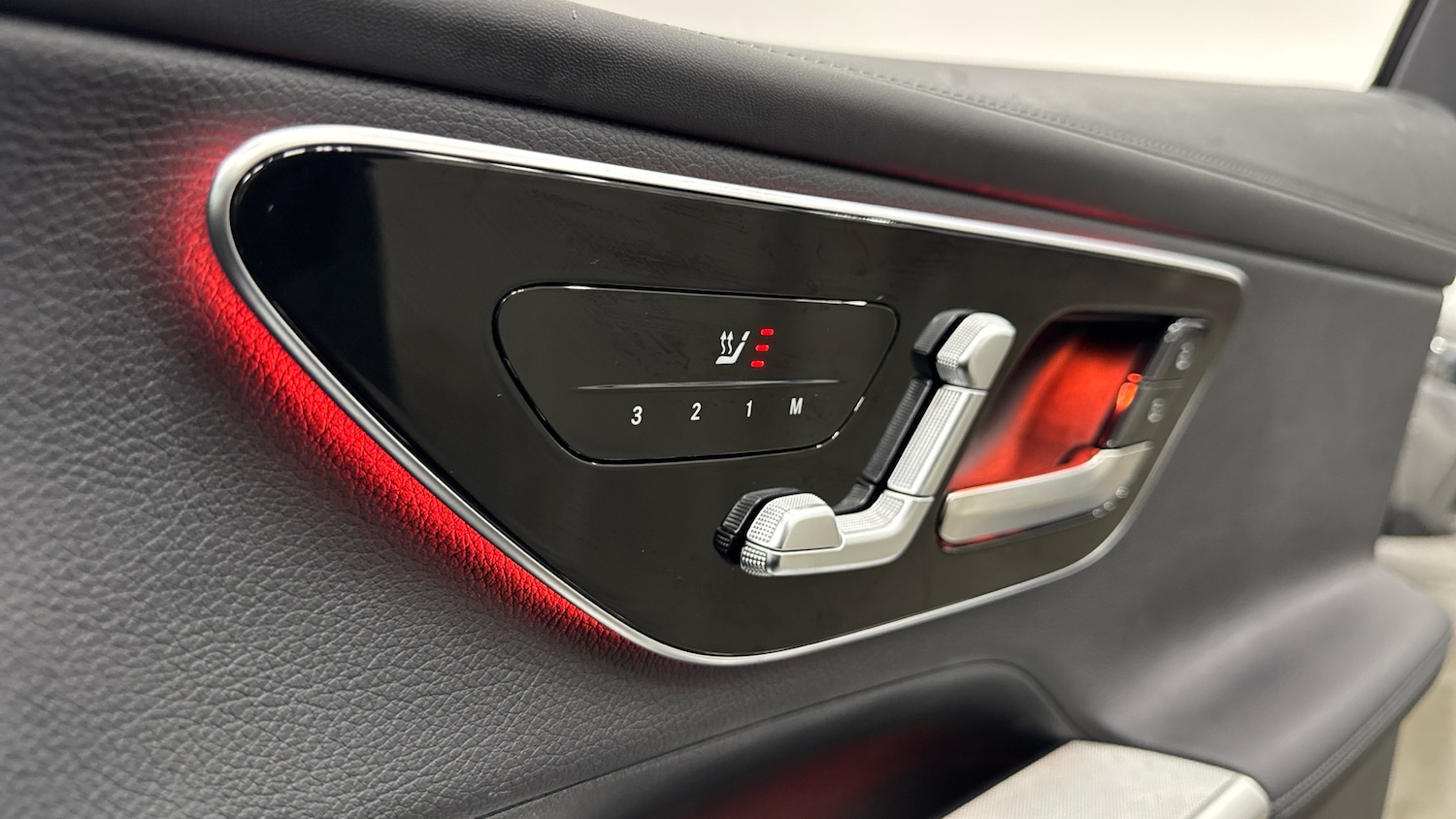 Used Mercedes-Benz GLC 2024 for sale - 77273514: Photo 25