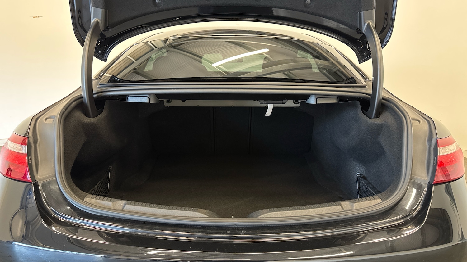 Used Mercedes-Benz E-Class 2020 for sale - 76004850: Photo 4