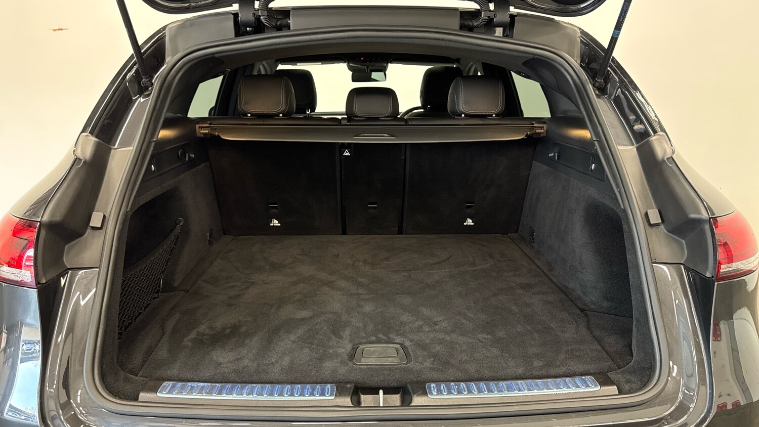 Used Mercedes-Benz EQC 2021 for sale - 77998261: Photo 4