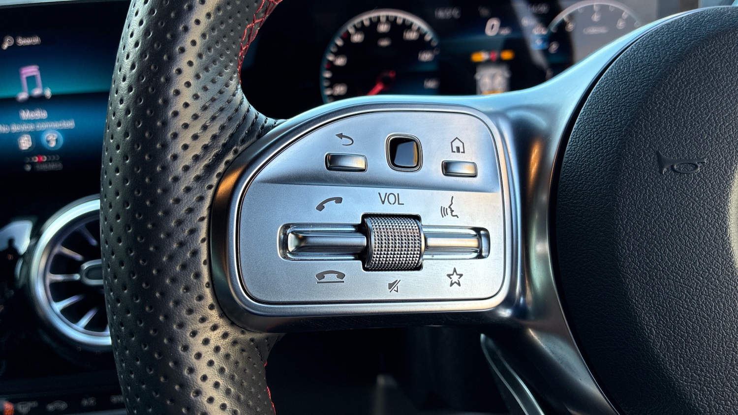 Used Mercedes-Benz GLA 2023 for sale - 77915838: Photo 36