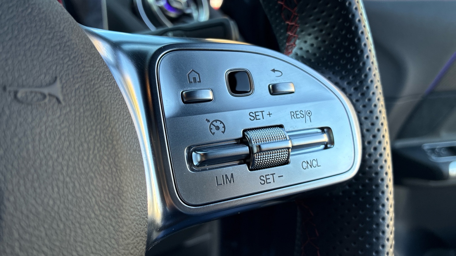 Used Mercedes-Benz GLA 2023 for sale - 77915838: Photo 37