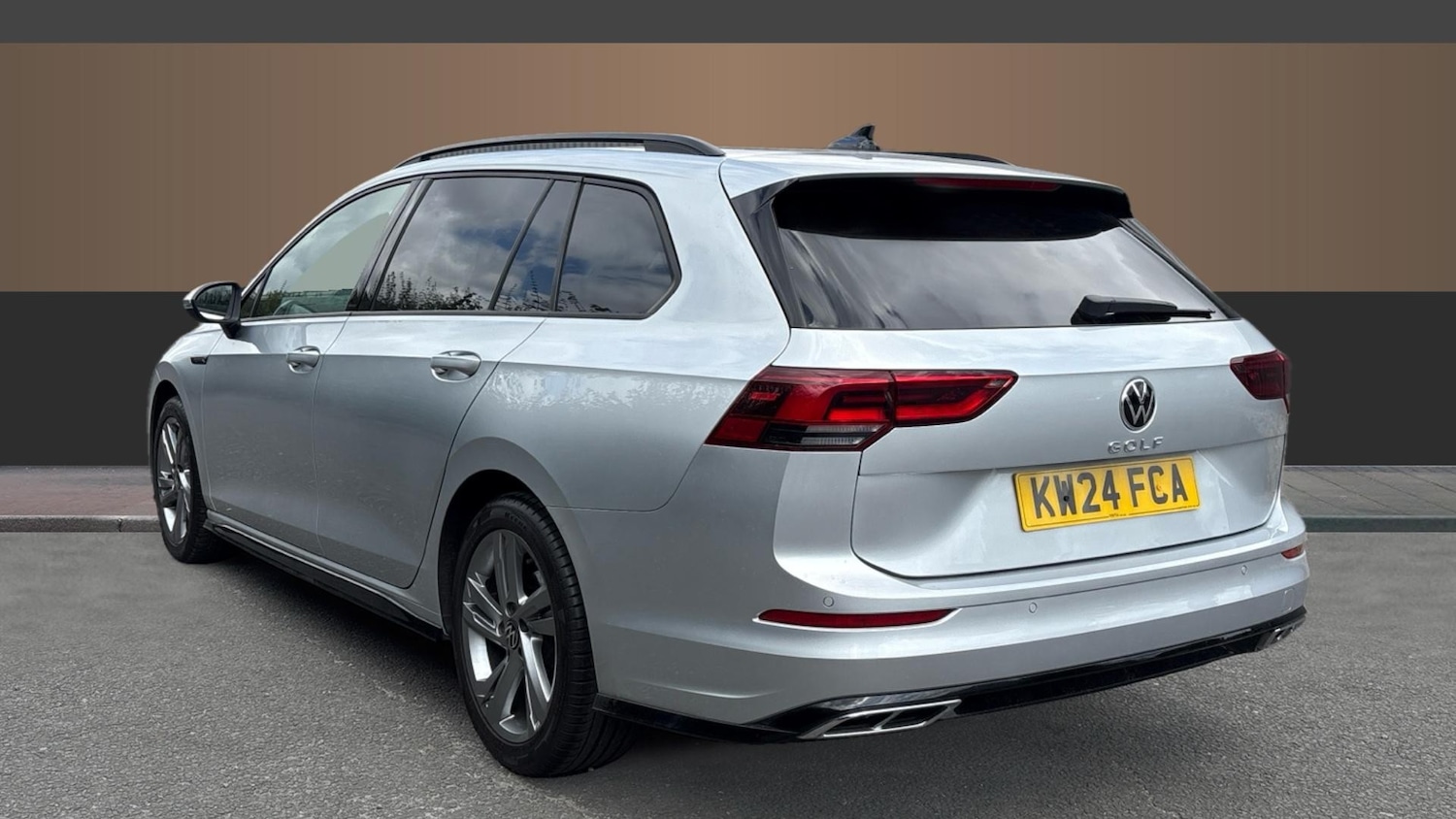 Used Volkswagen Golf 2024 for sale - 76553677: Photo 2