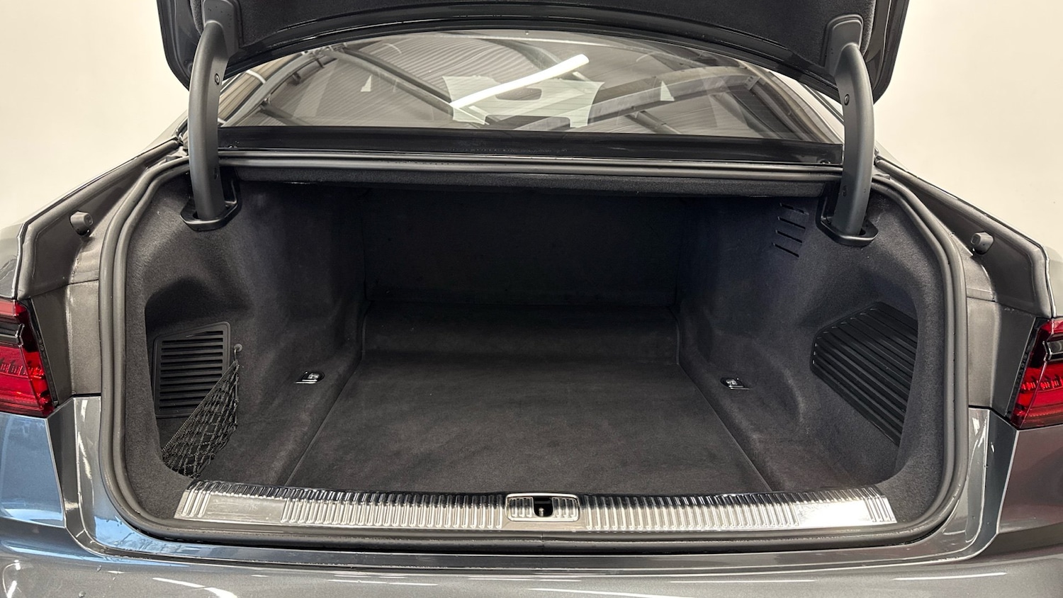 Used Audi A8 2020 for sale - 77220725: Photo 4