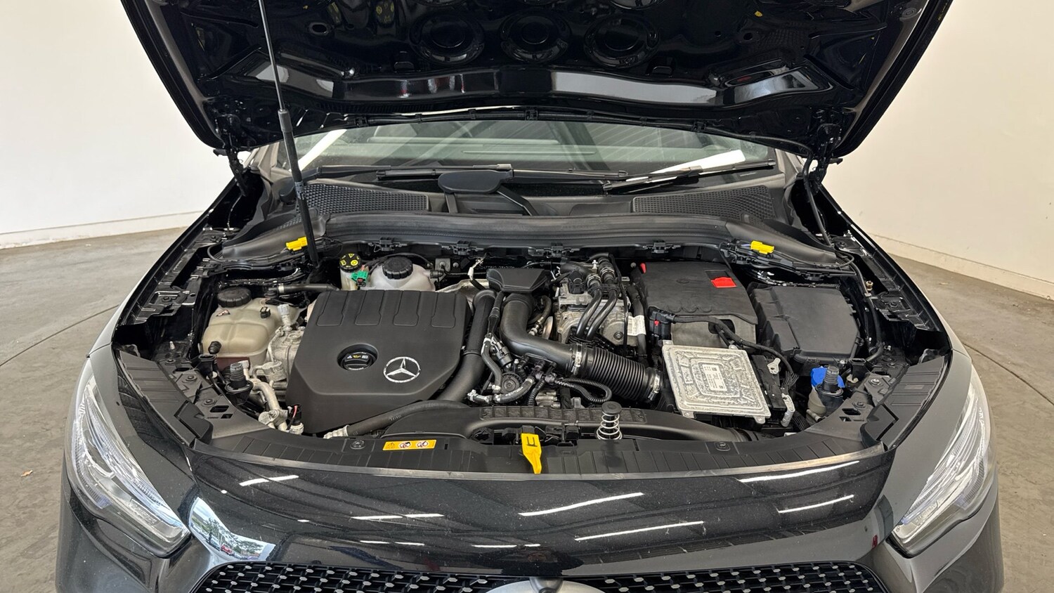 2021 Mercedes-Benz GLA 250e Exclusive Edition 5dr Auto Hatchback Hatchback Hybri - Picture 8 of 24