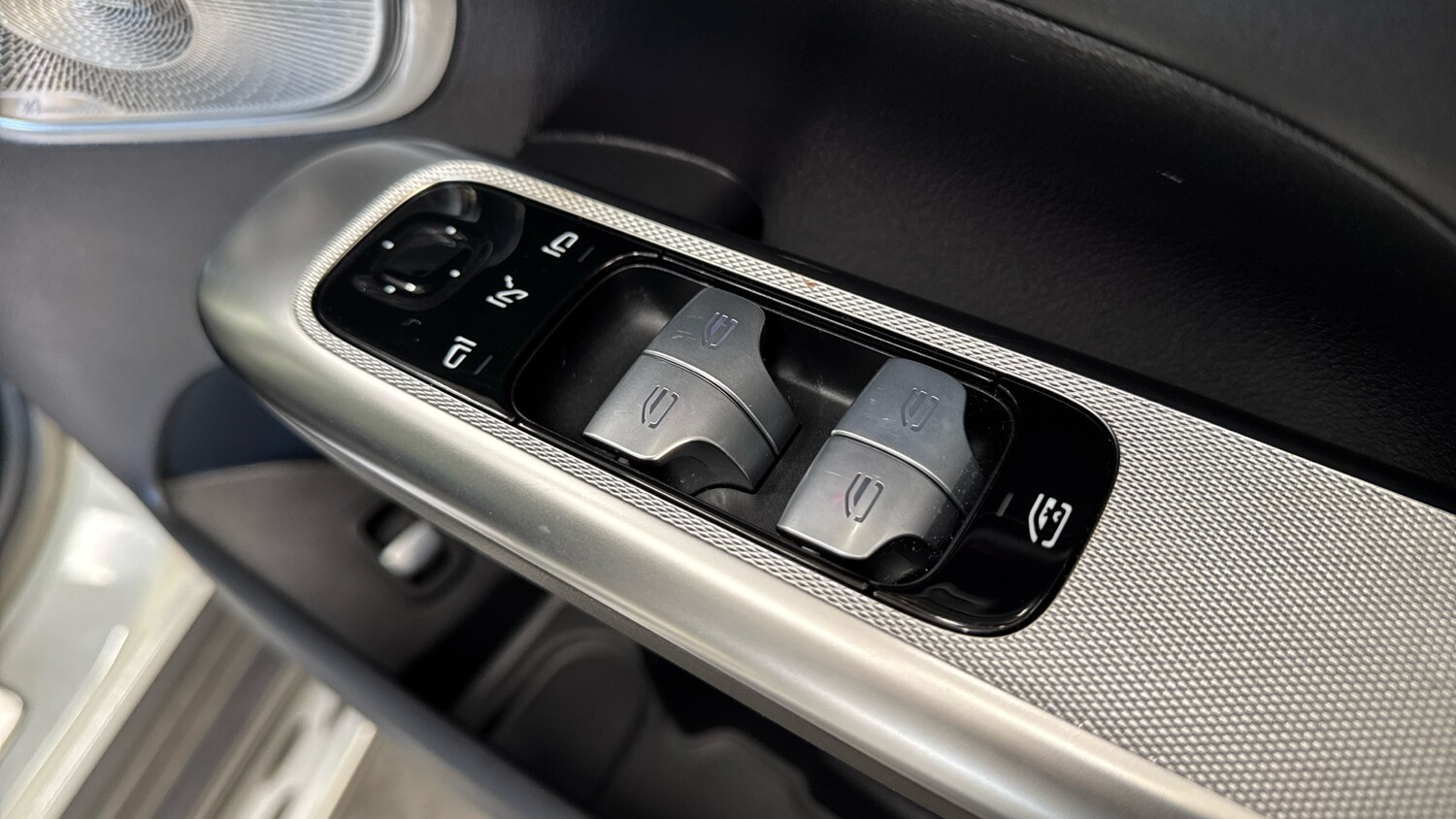 Used Mercedes-Benz GLC 2024 for sale - 77201134: Photo 25