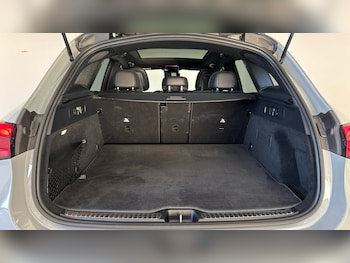 Used Mercedes-Benz GLC 2024 for sale - 77201134: Photo