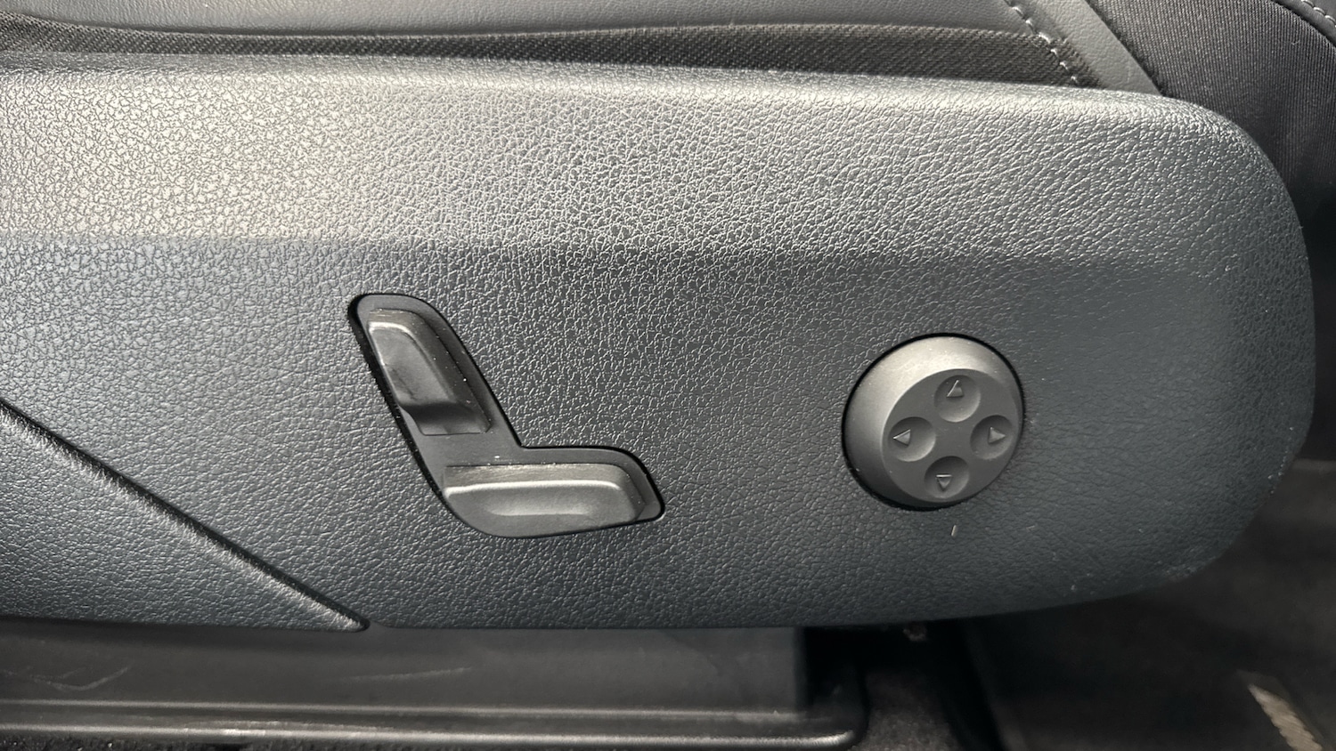 Used Mercedes-Benz GLC 2024 for sale - 78010949: Photo 27