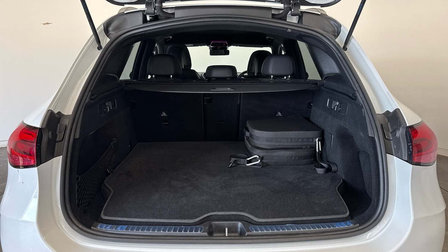 Used Mercedes-Benz GLC 2024 for sale - 78010949: Photo 4