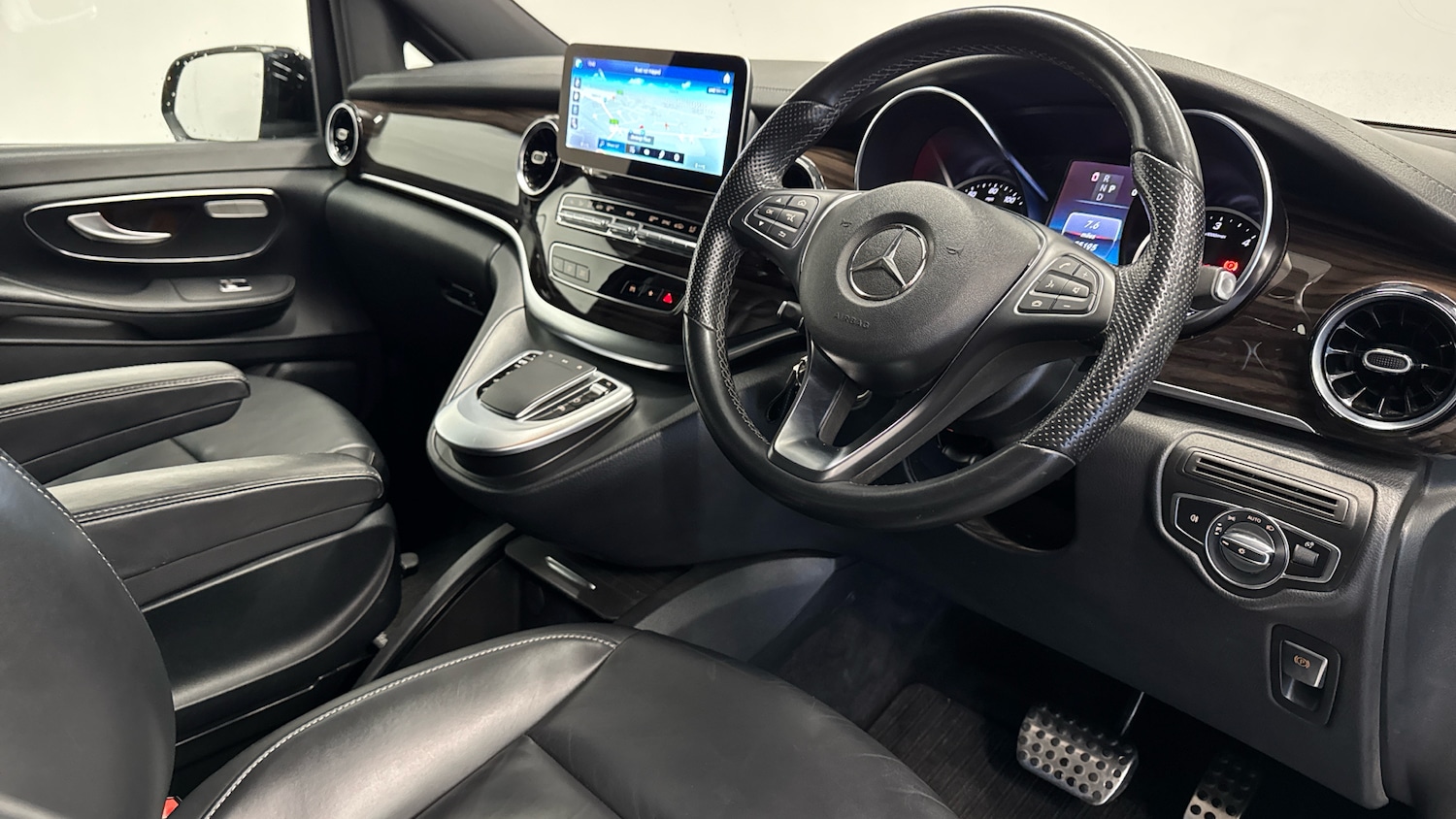 Used Mercedes-Benz V-Class 2020 for sale - 76684010: Photo 11