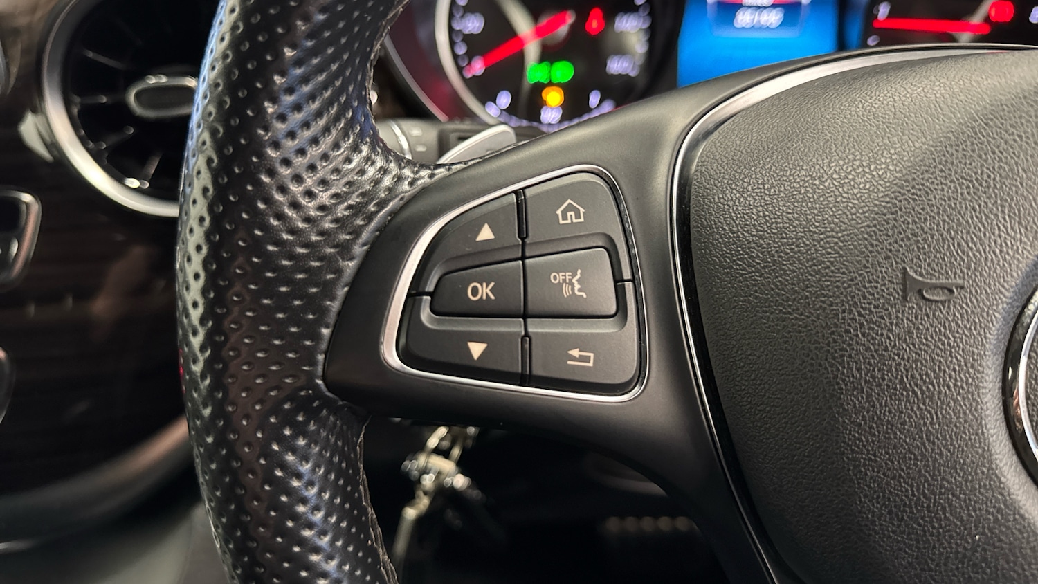 Used Mercedes-Benz V-Class 2020 for sale - 76684010: Photo 26