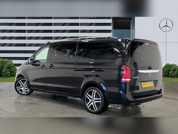 Used Mercedes-Benz V-Class 2020 for sale - 76684010: Photo