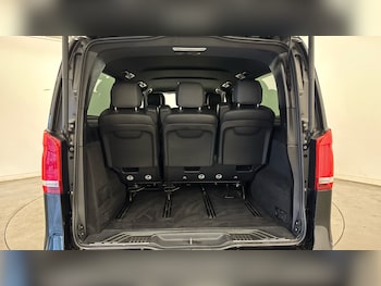 Used Mercedes-Benz V-Class 2020 for sale - 76684010: Photo