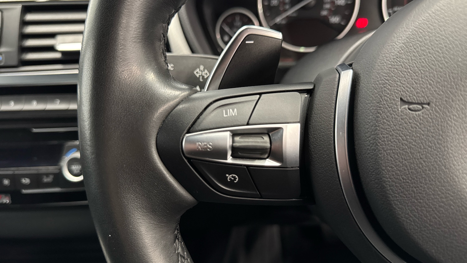 Used BMW 3 Series 2017 for sale - 78078040: Photo 28