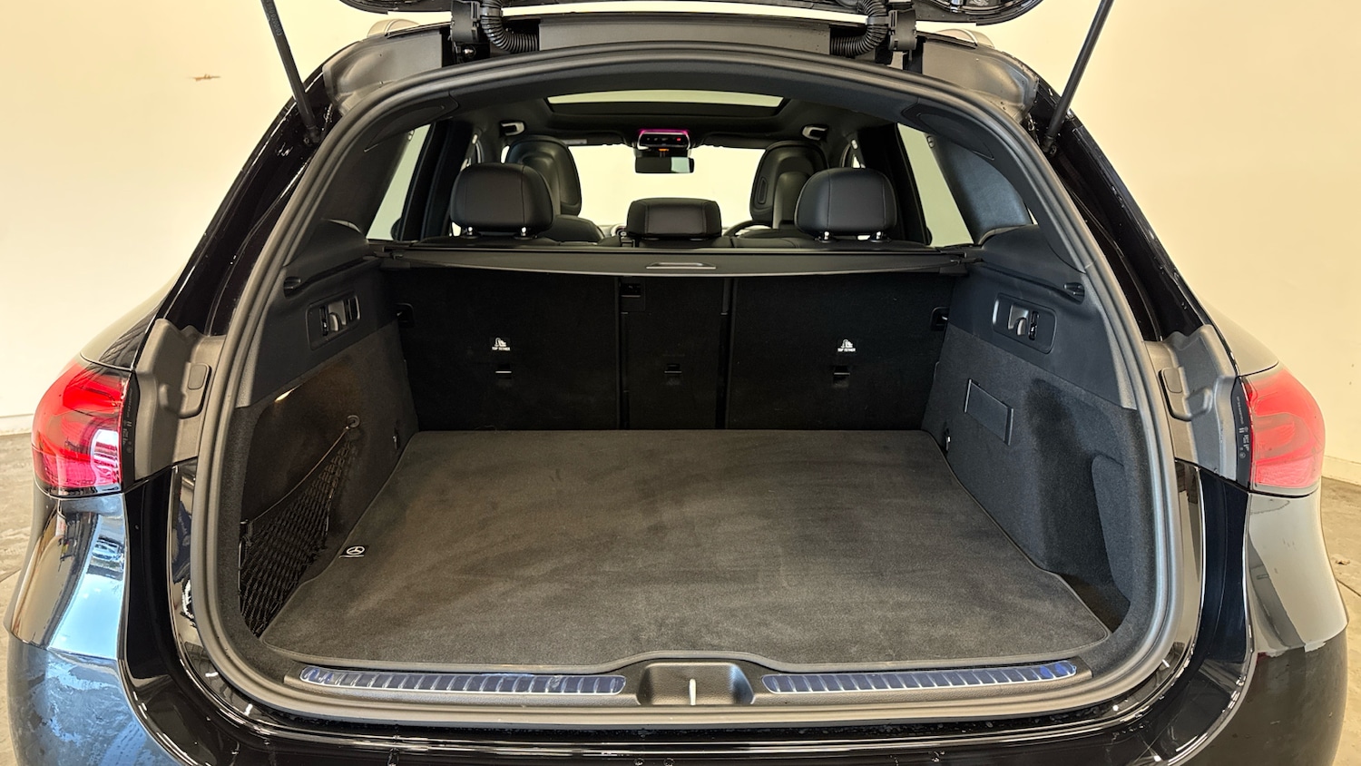 Used Mercedes-Benz GLC 2025 for sale - 77640041: Photo 4