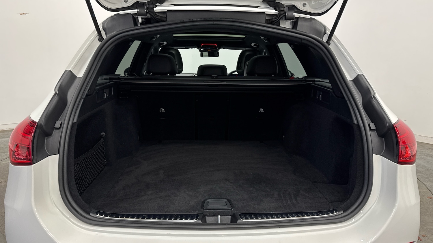 Used Mercedes-Benz C Class 2025 for sale - 77296390: Photo 4