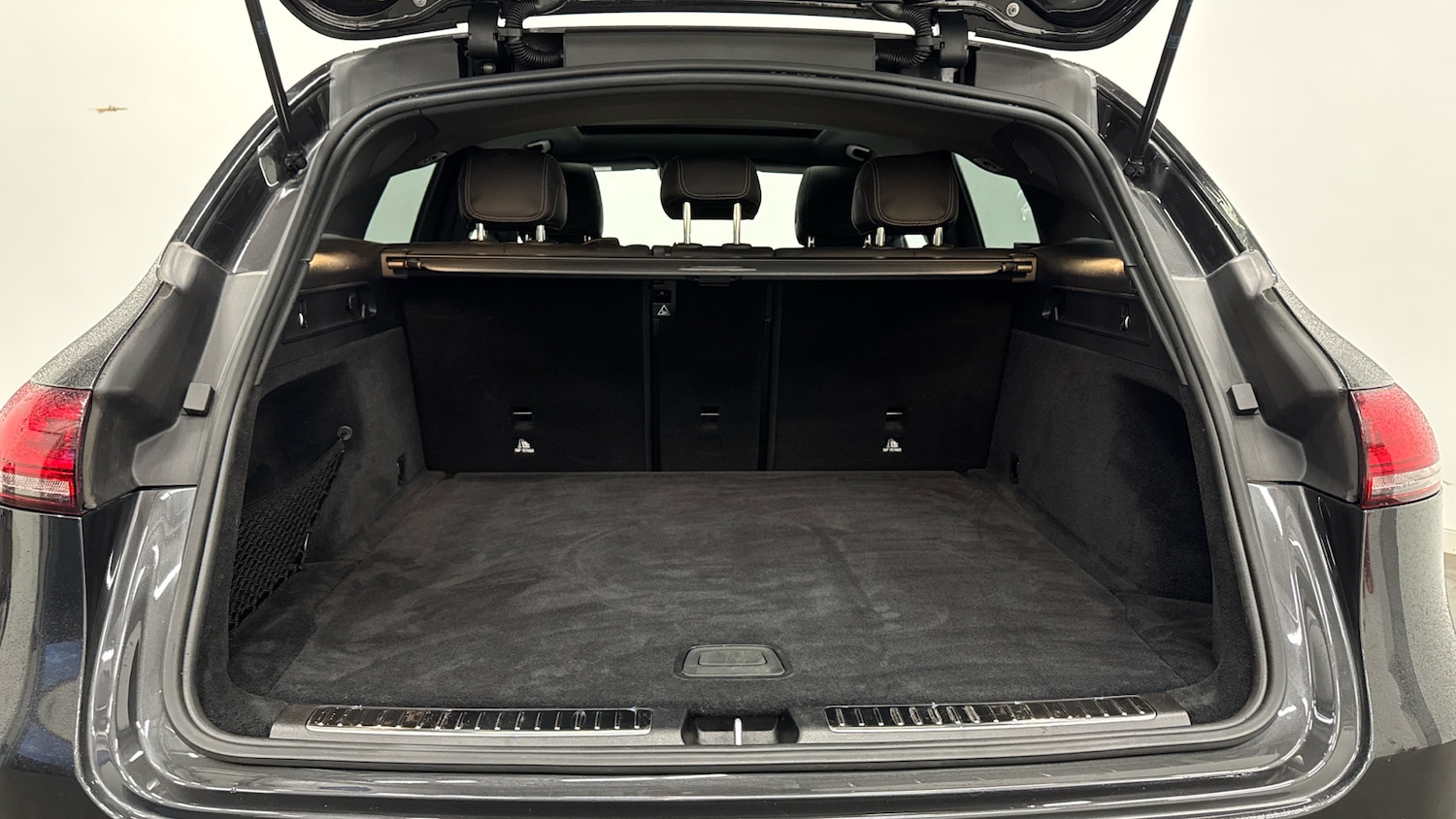 Used Mercedes-Benz EQC 2022 for sale - 76576495: Photo 4