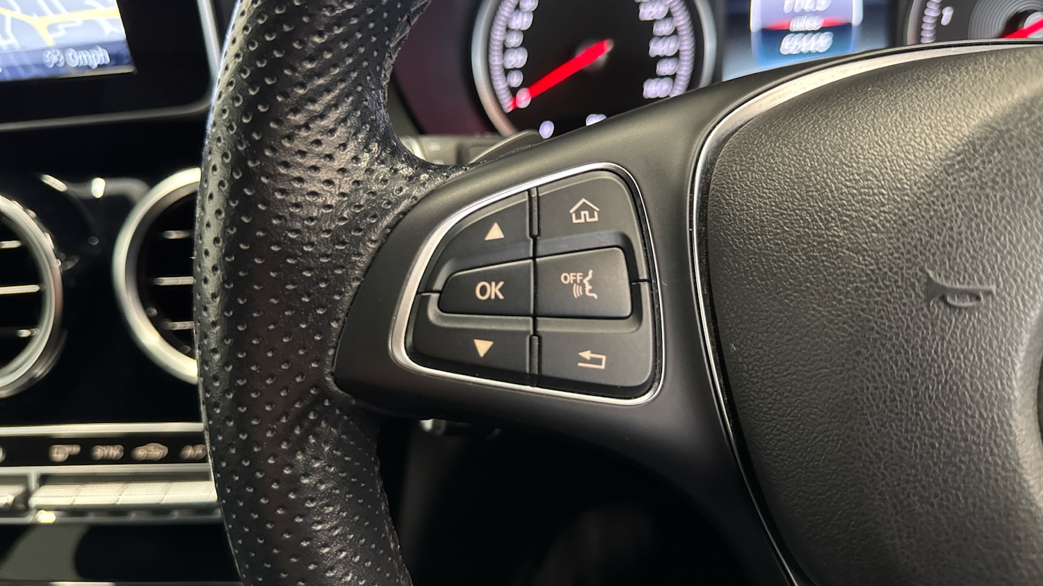 Used Mercedes-Benz GLC 2019 for sale - 76159847: Photo 30