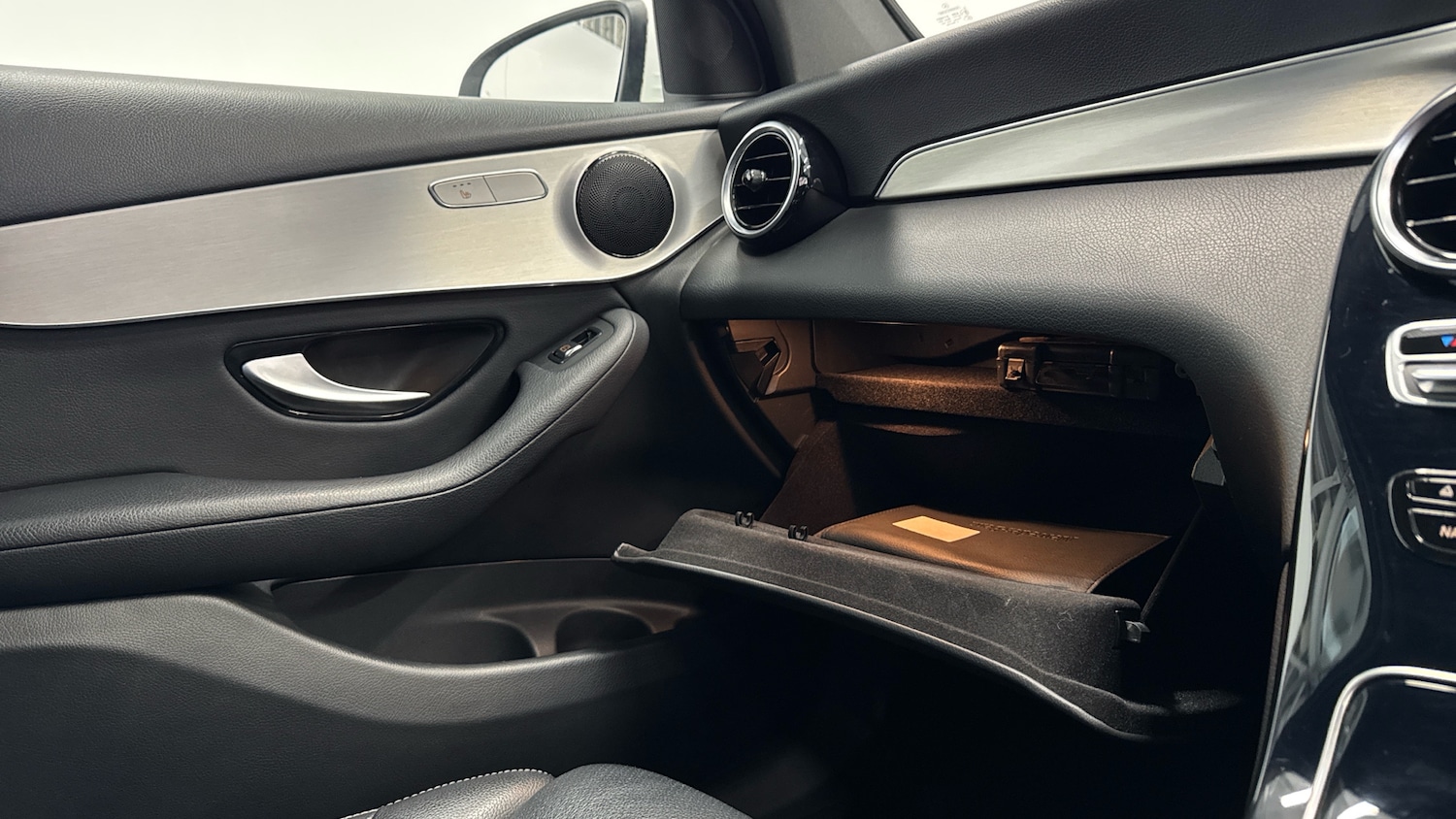 Used Mercedes-Benz GLC 2019 for sale - 76159847: Photo 37